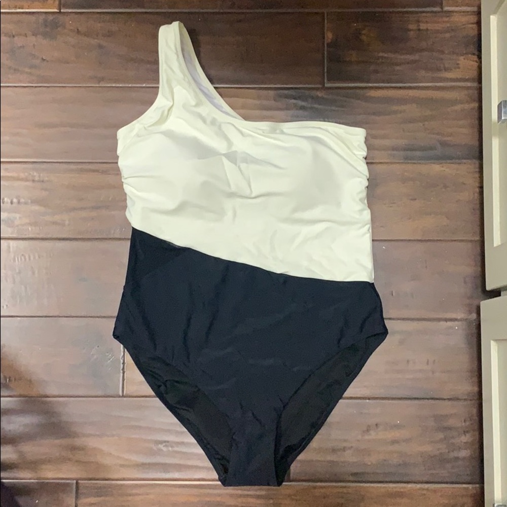 Black and white one shoulder swimsuit large